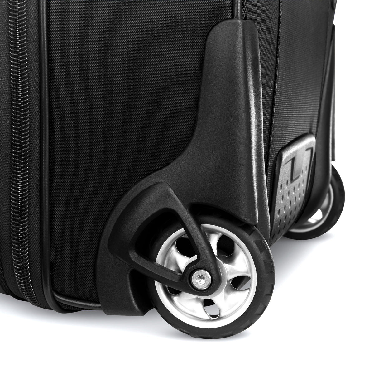 Samsonite Detour Medium Journey 29" Wheeled Duffle in the color Clearance | Plum.