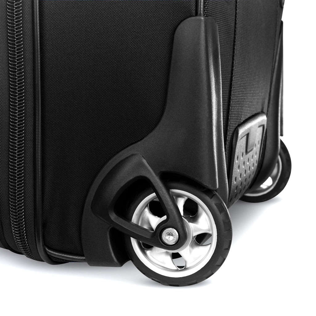 Samsonite Detour Medium Journey 29" Wheeled Duffle in the color New Black.