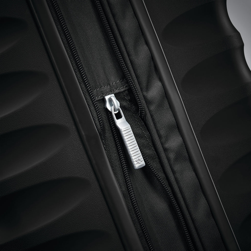 Samsonite Voltage DLX Spinner Carry-On™ in the color Black.