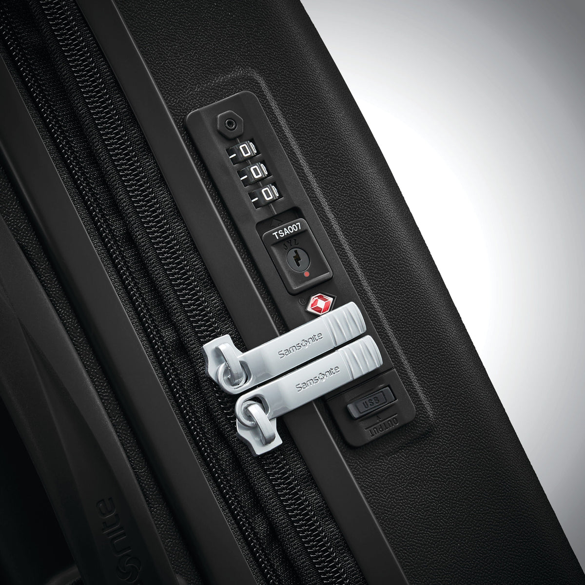 Samsonite Voltage DLX Spinner Carry-On™ in the color Black.
