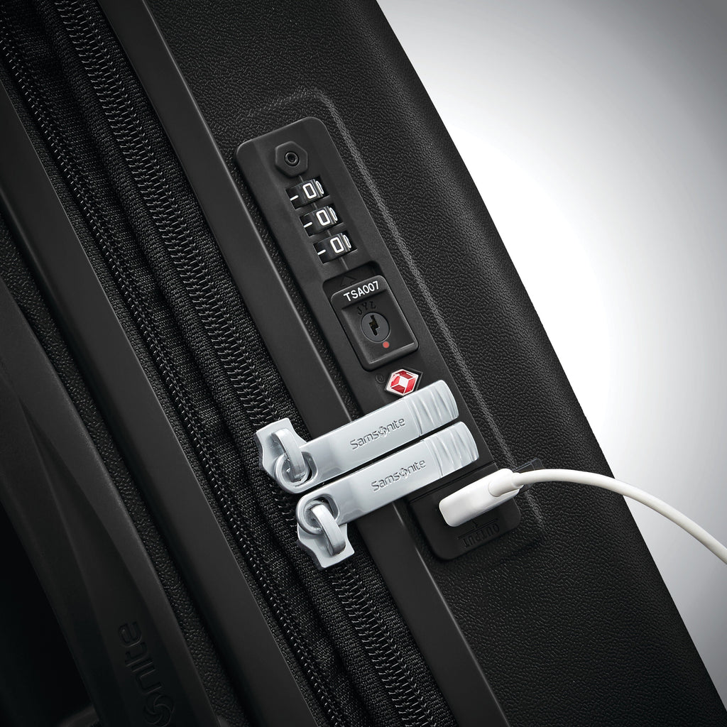 Samsonite Voltage DLX Spinner Carry-On™ in the color Black.