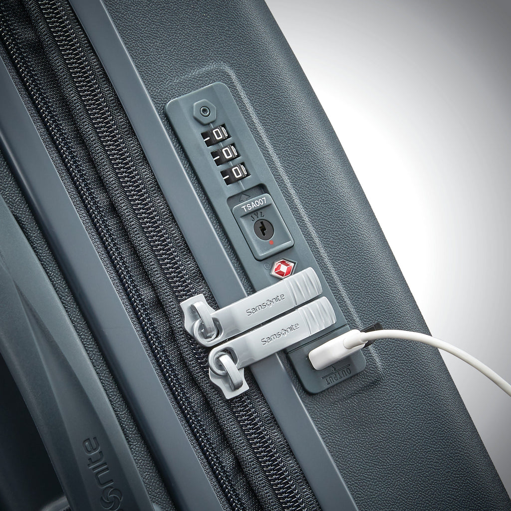 Samsonite Voltage DLX Spinner Carry-On™ in the color Dark Graphite.