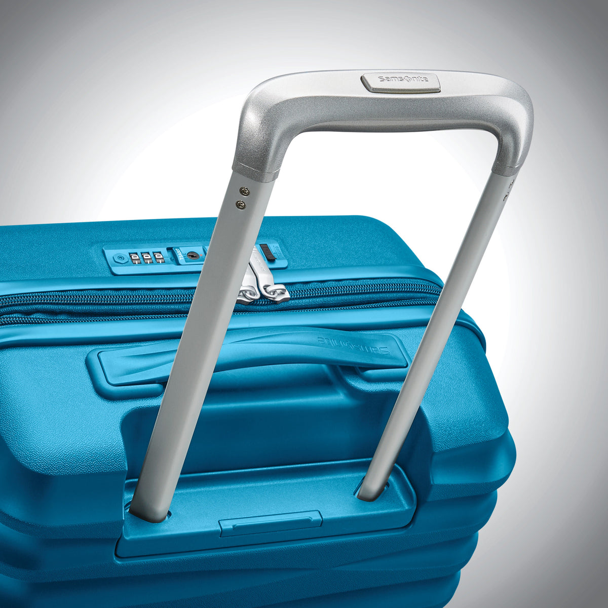 Samsonite Voltage DLX Spinner Carry-On™ in the color Teal.
