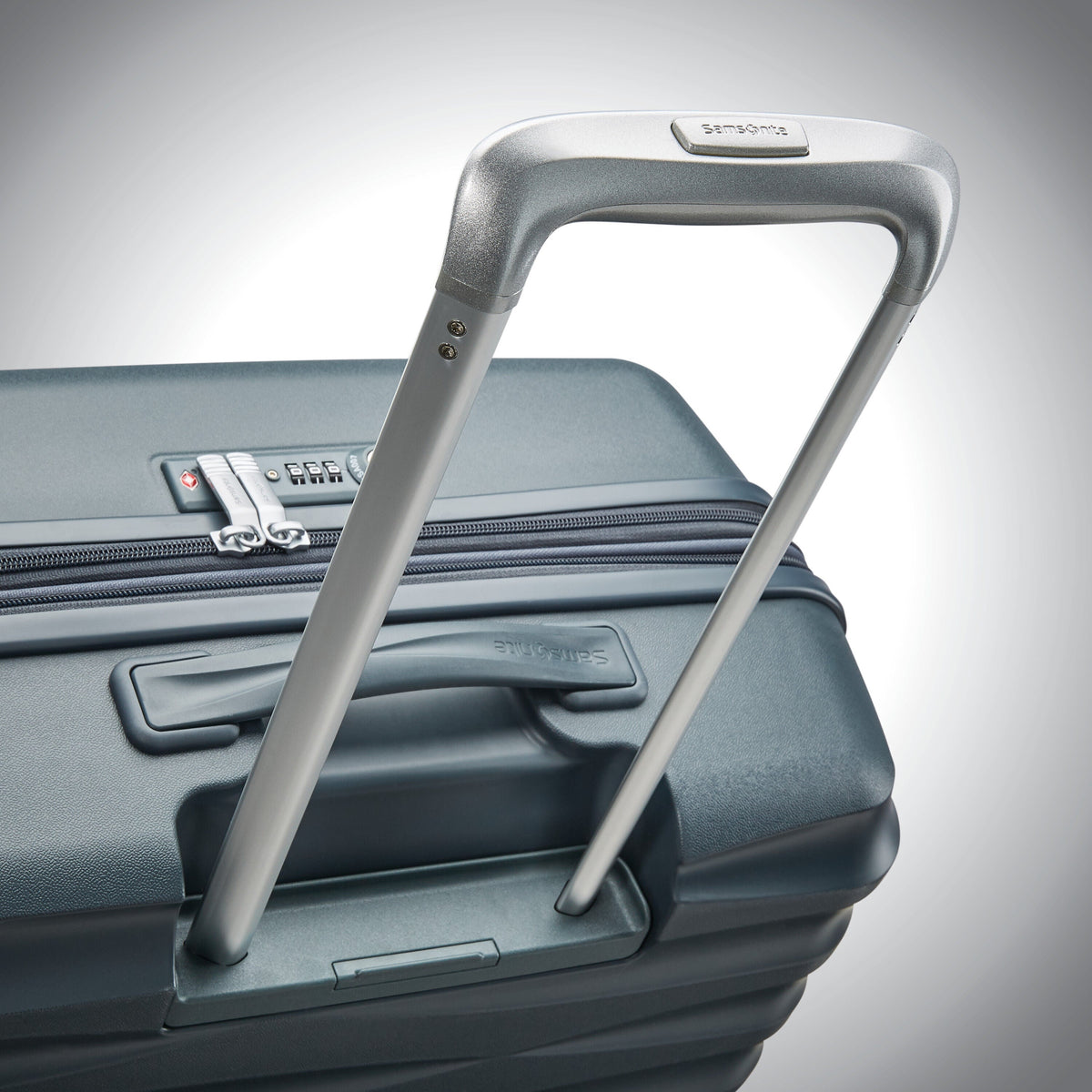 Samsonite Voltage DLX Spinner Medium in the color Dark Graphite.