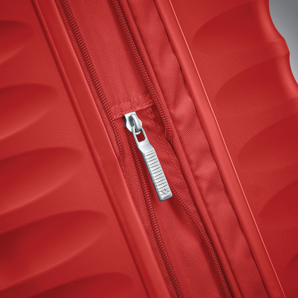 Samsonite Voltage DLX Spinner Large in the color Chili Red.