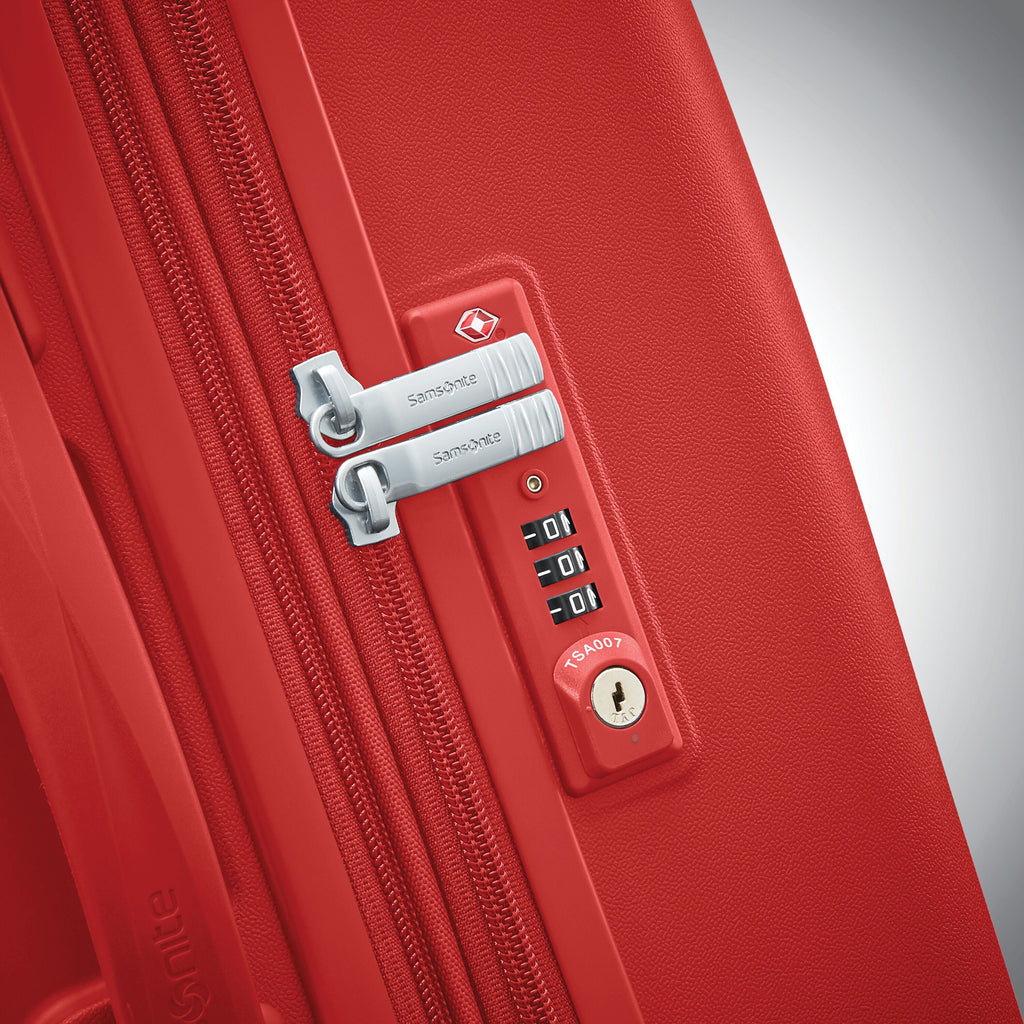 Samsonite Voltage DLX Spinner Large in the color Chili Red.