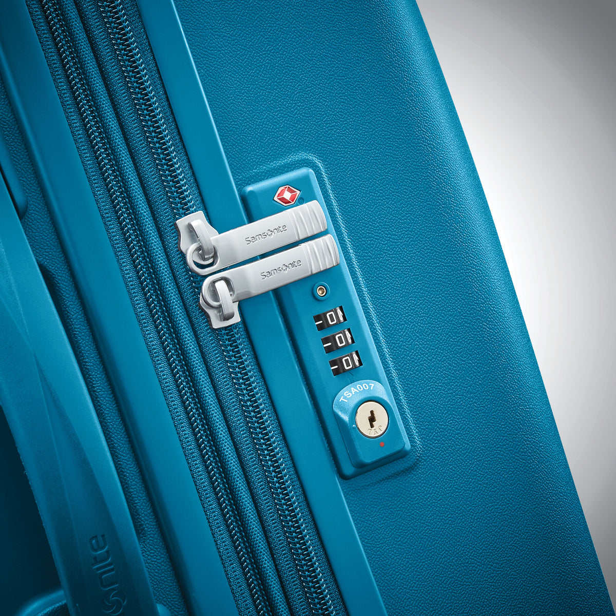 Samsonite Voltage DLX 2 Piece Set in the color Teal.
