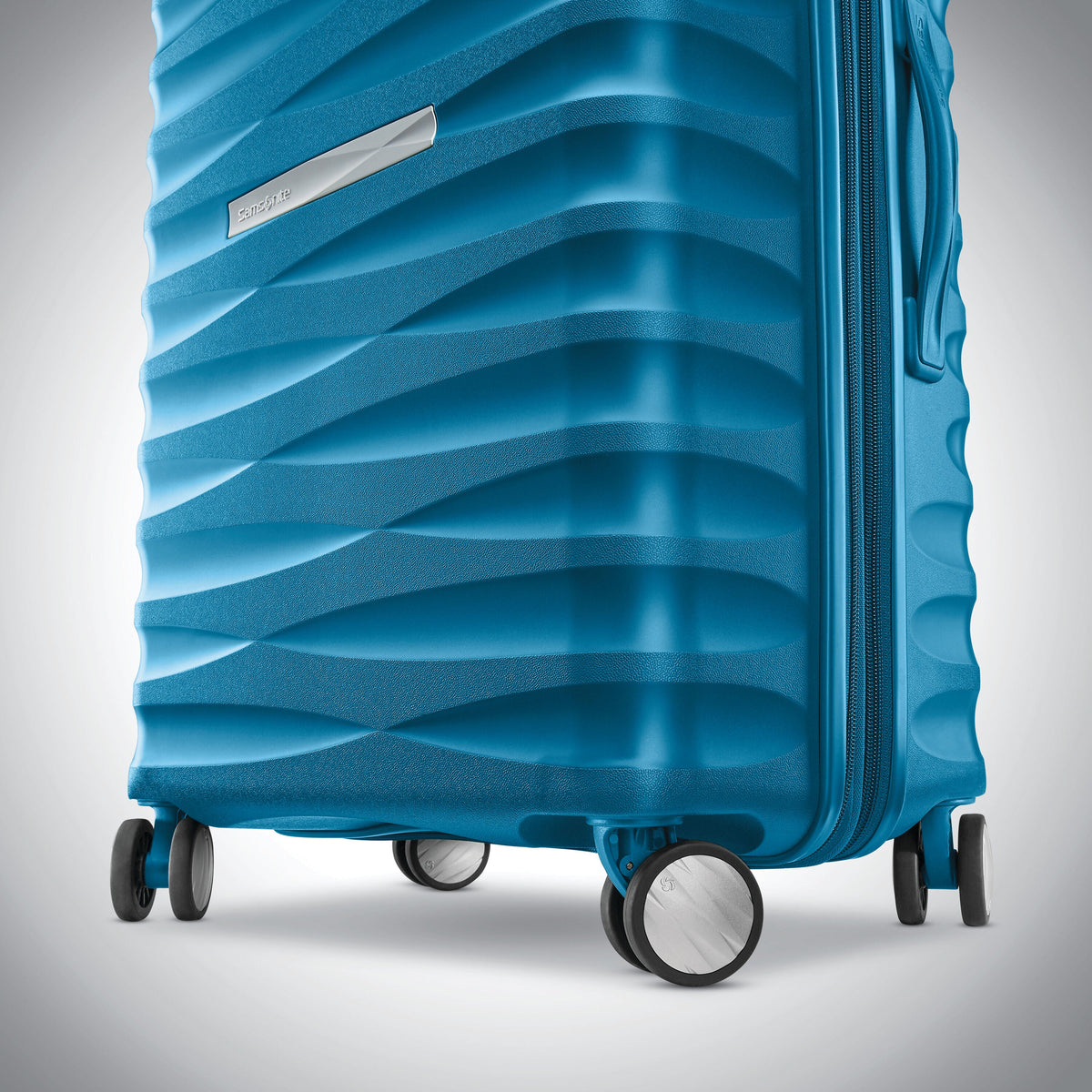 Samsonite Voltage DLX 2 Piece Set in the color Teal.