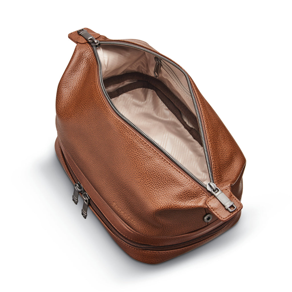 Samsonite Classic Leather Travel Kit in the color Cognac.