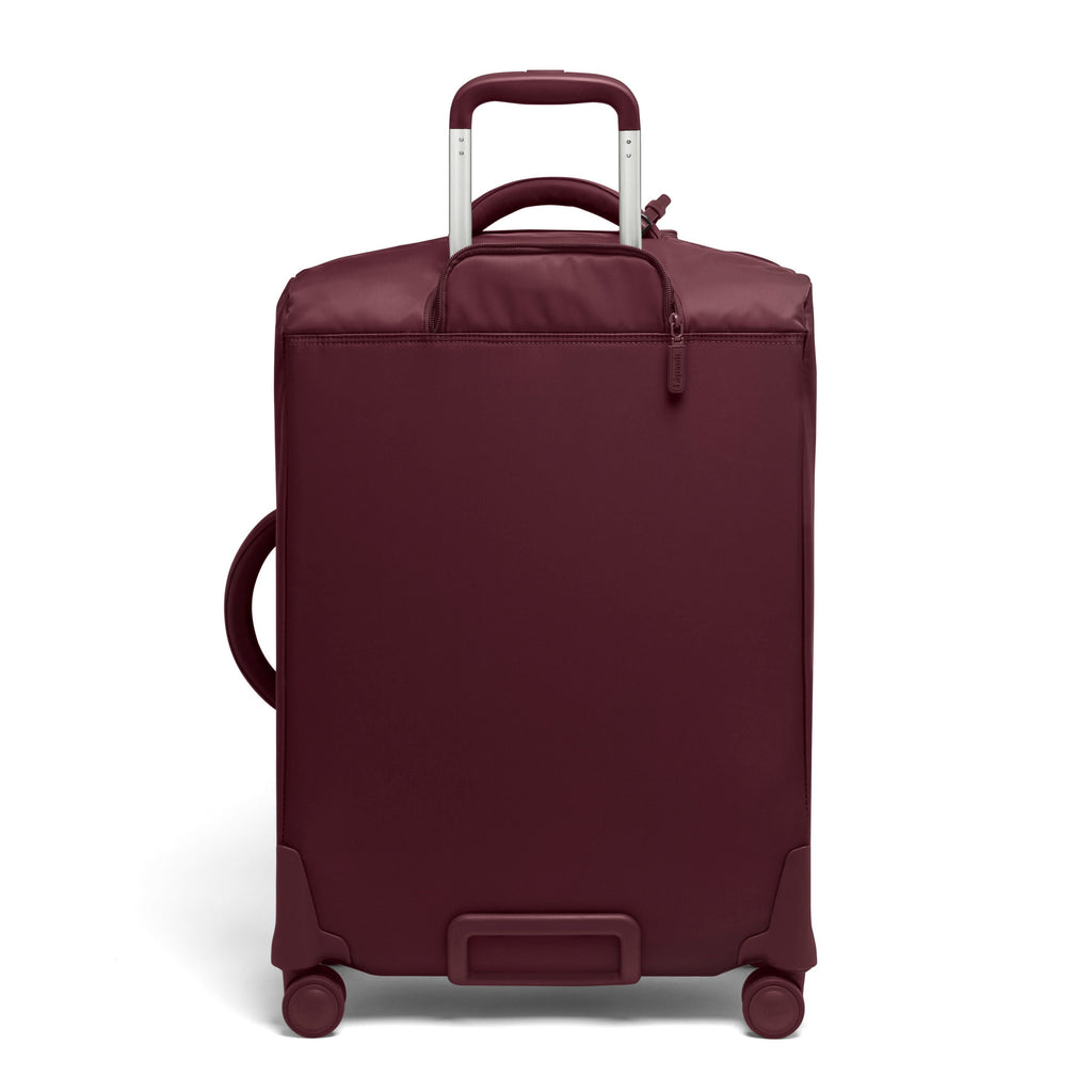 Lipault PLUME Medium Trip in the color Bordeaux.