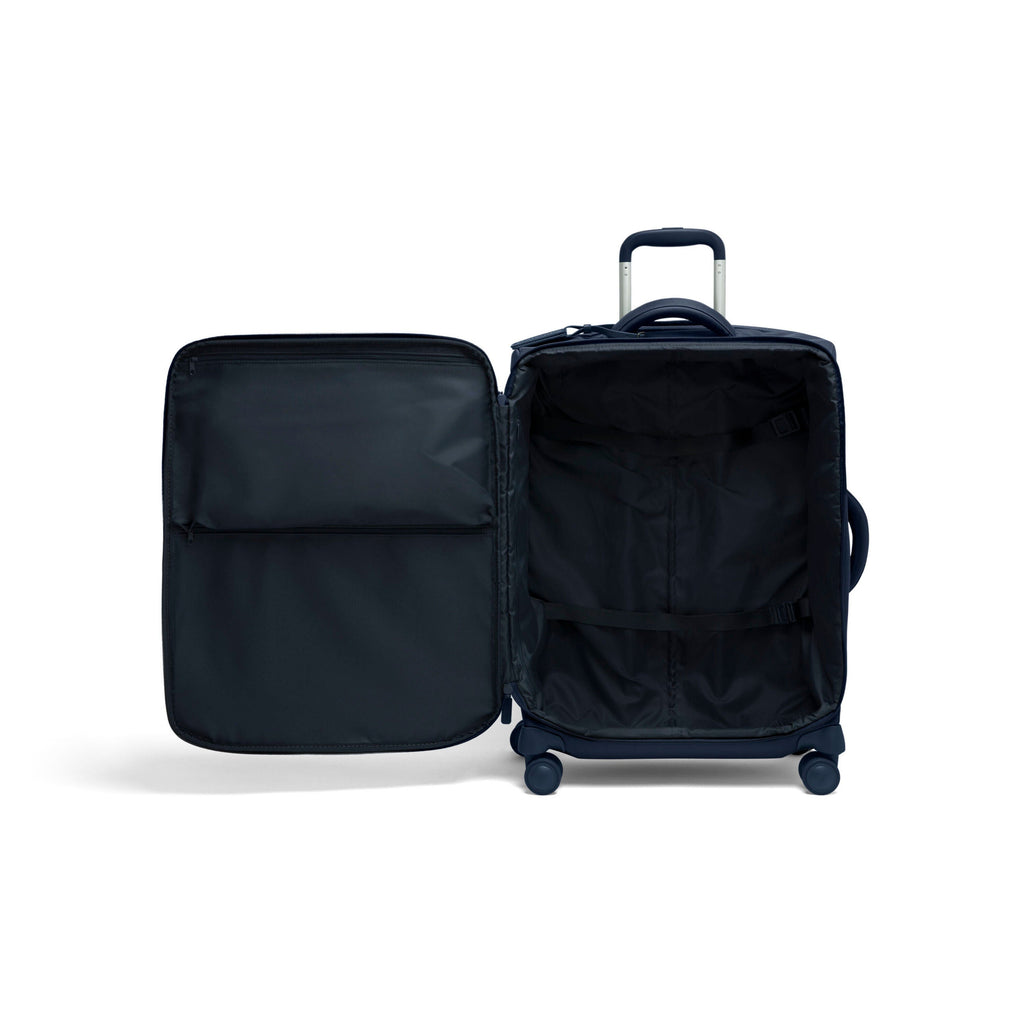 Lipault PLUME Medium Trip in the color Navy.