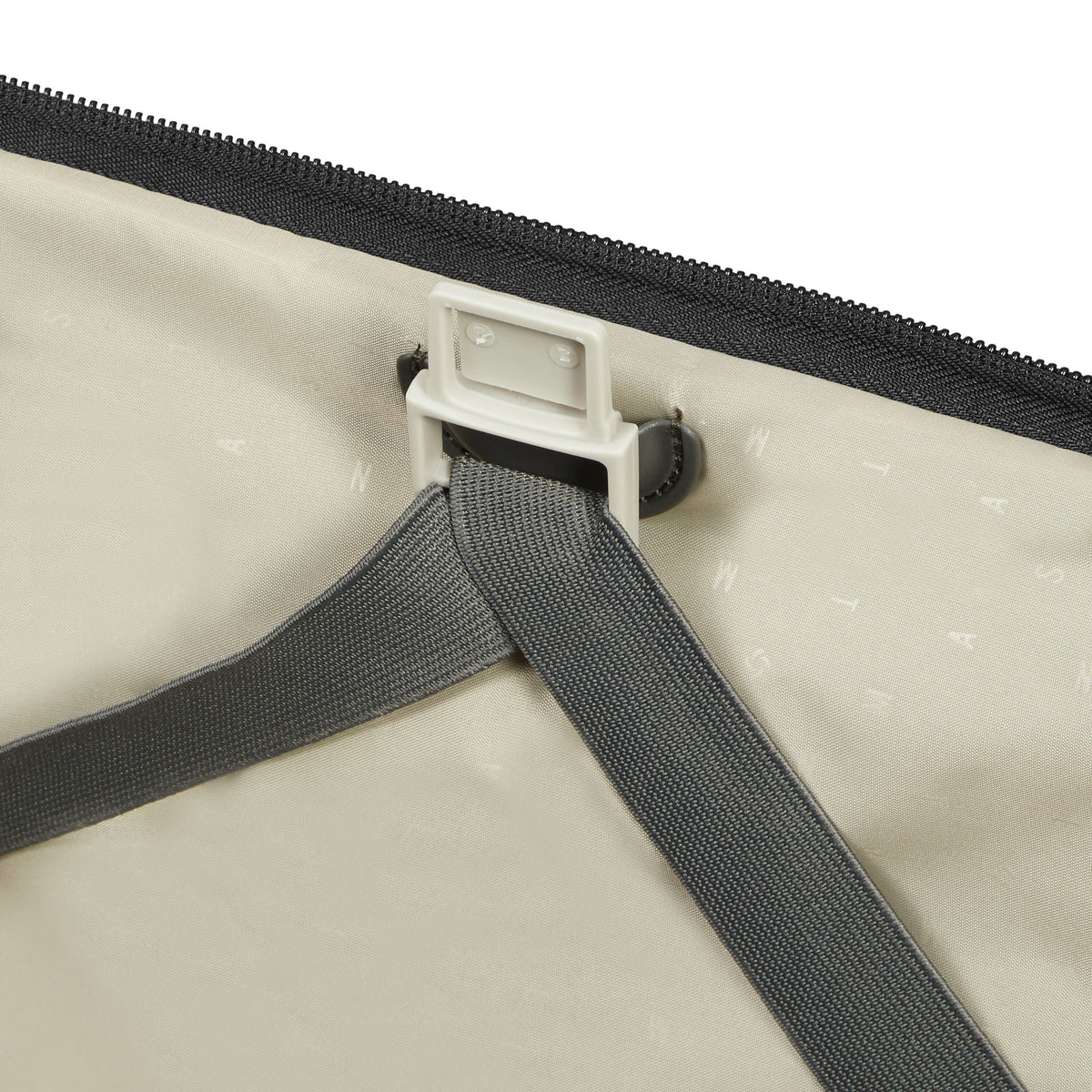 Samsonite Airea Spinner Large in the color Nautical Blue.