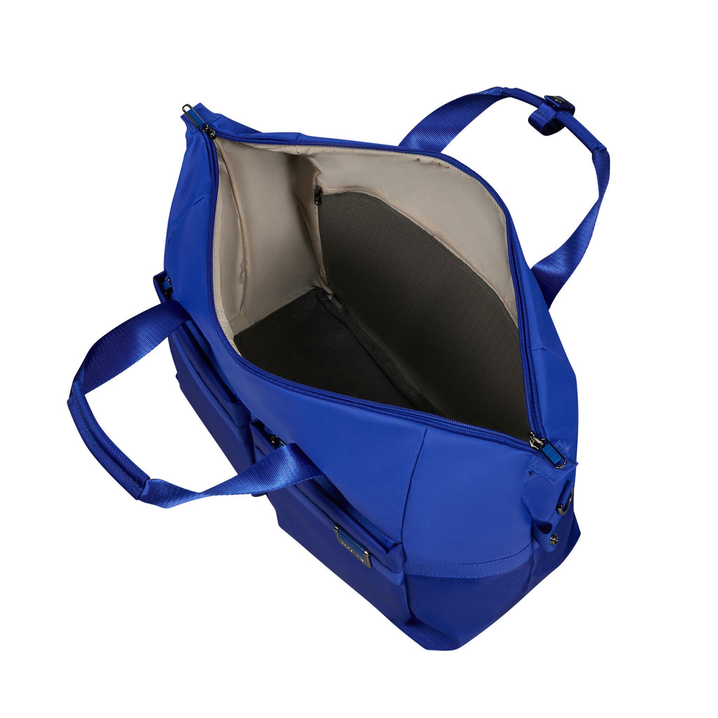 Samsonite Airea Duffle in the color Nautical Blue.