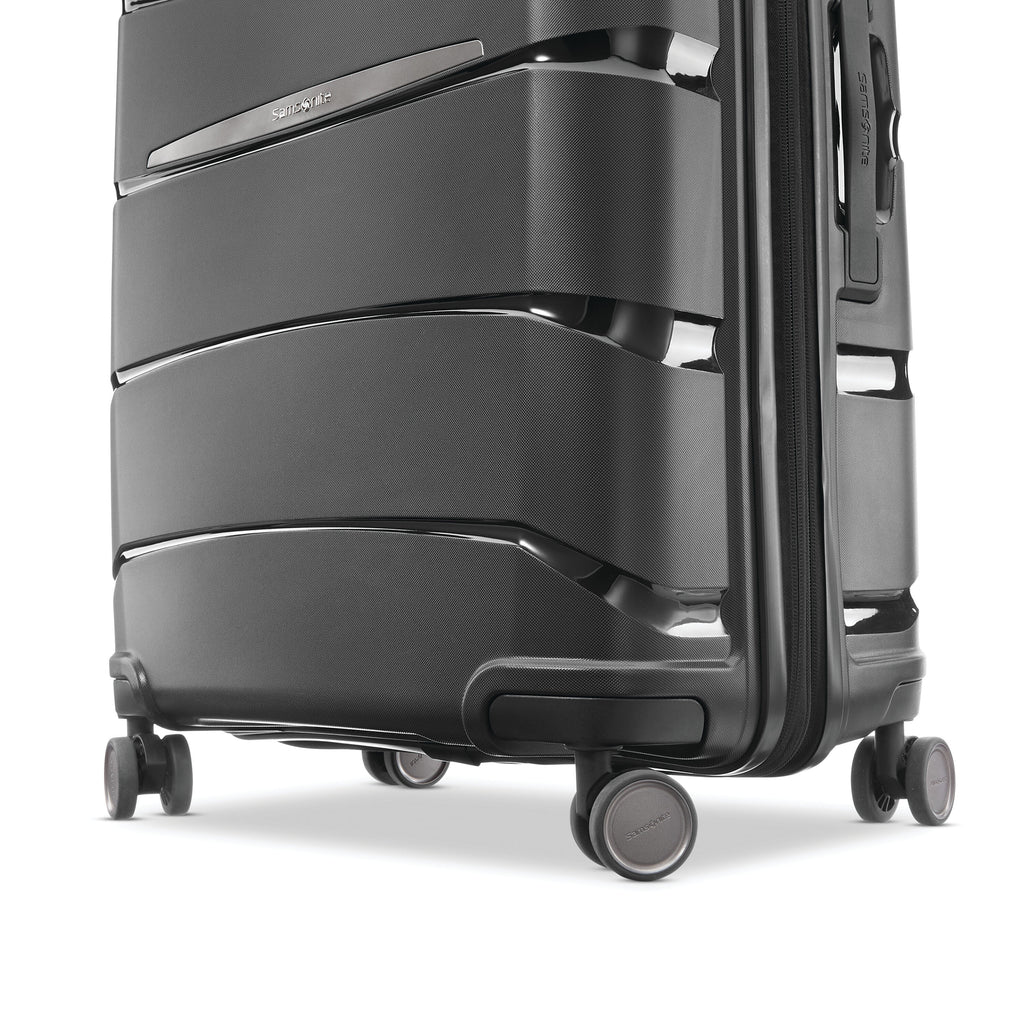 Samsonite Outline Pro Spinner Large in the color Midnight Black.