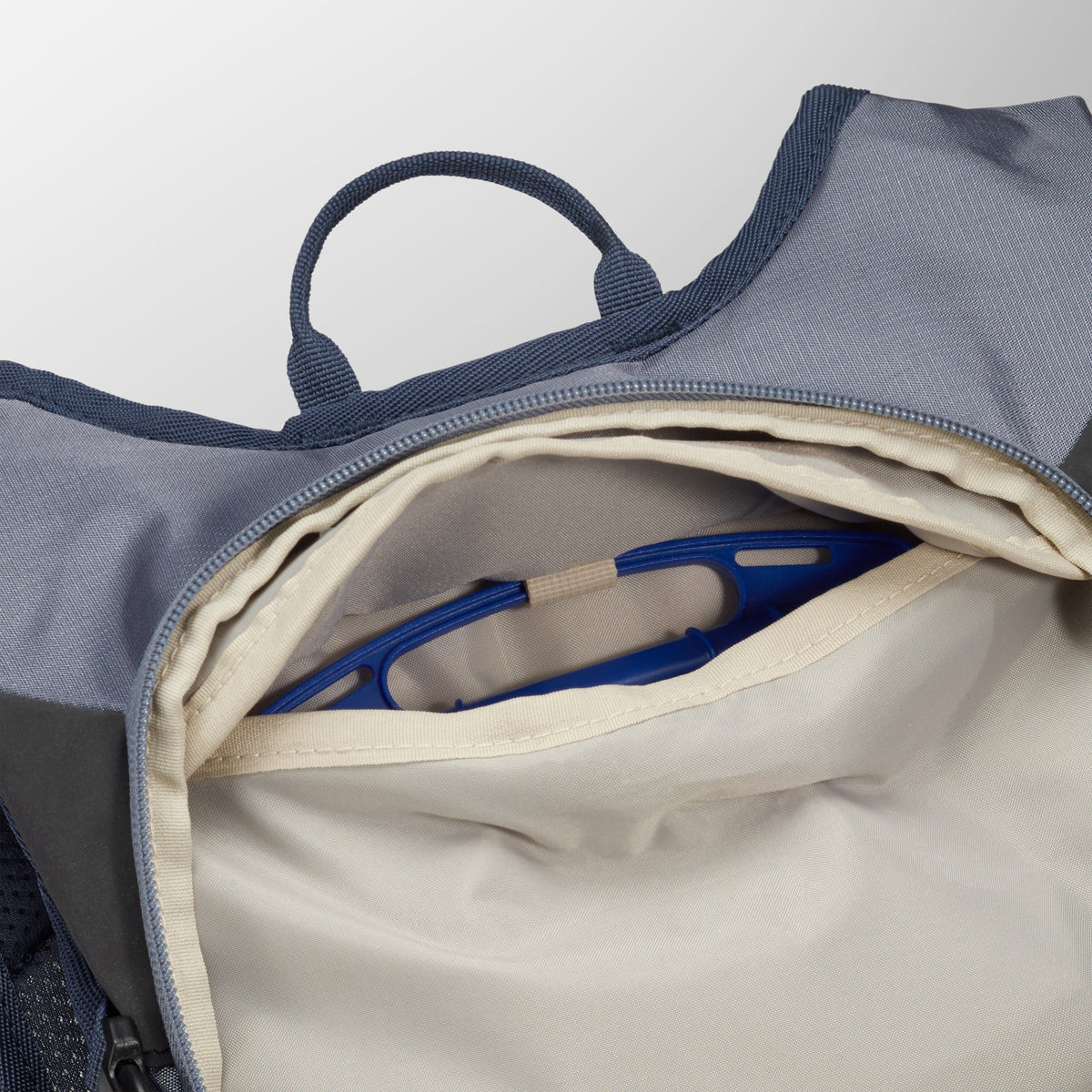 High Sierra Hydrahike 2.0 8L Chill Hydration Pack in the color Grey Blue.