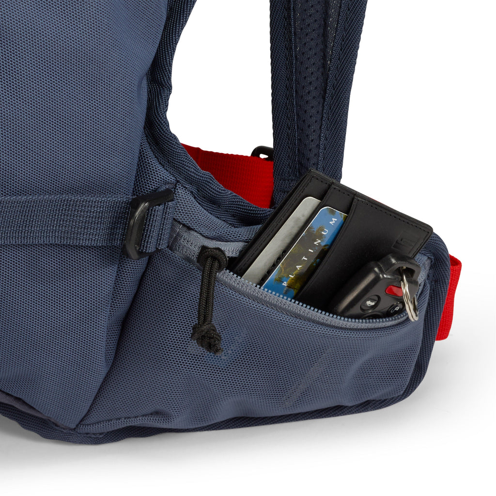 High Sierra Hydrahike 2.0 16L Chill Hydration Pack in the color Grey Blue.