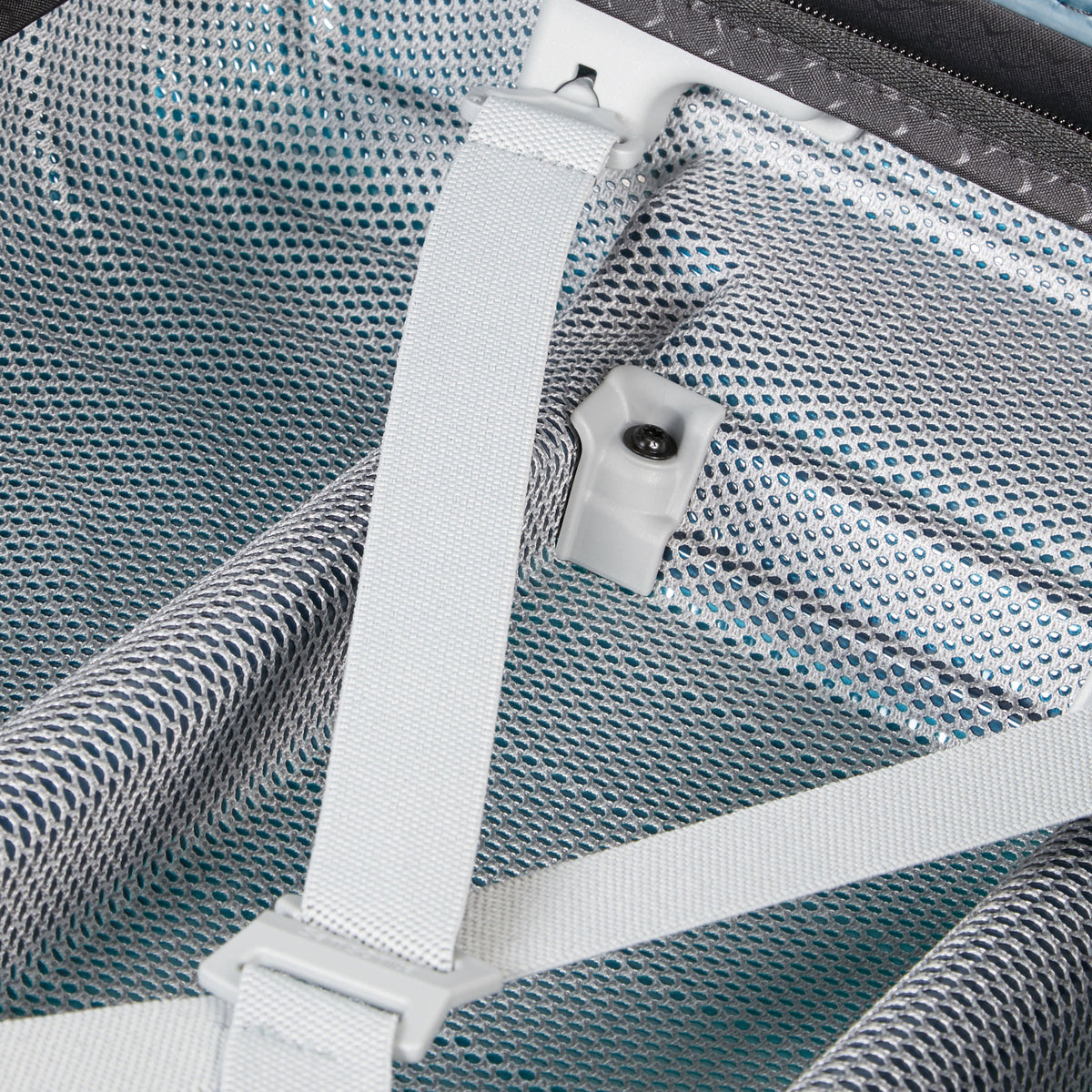 Samsonite Proxis Spinner Carry-On™ in the color Petrol Blue.
