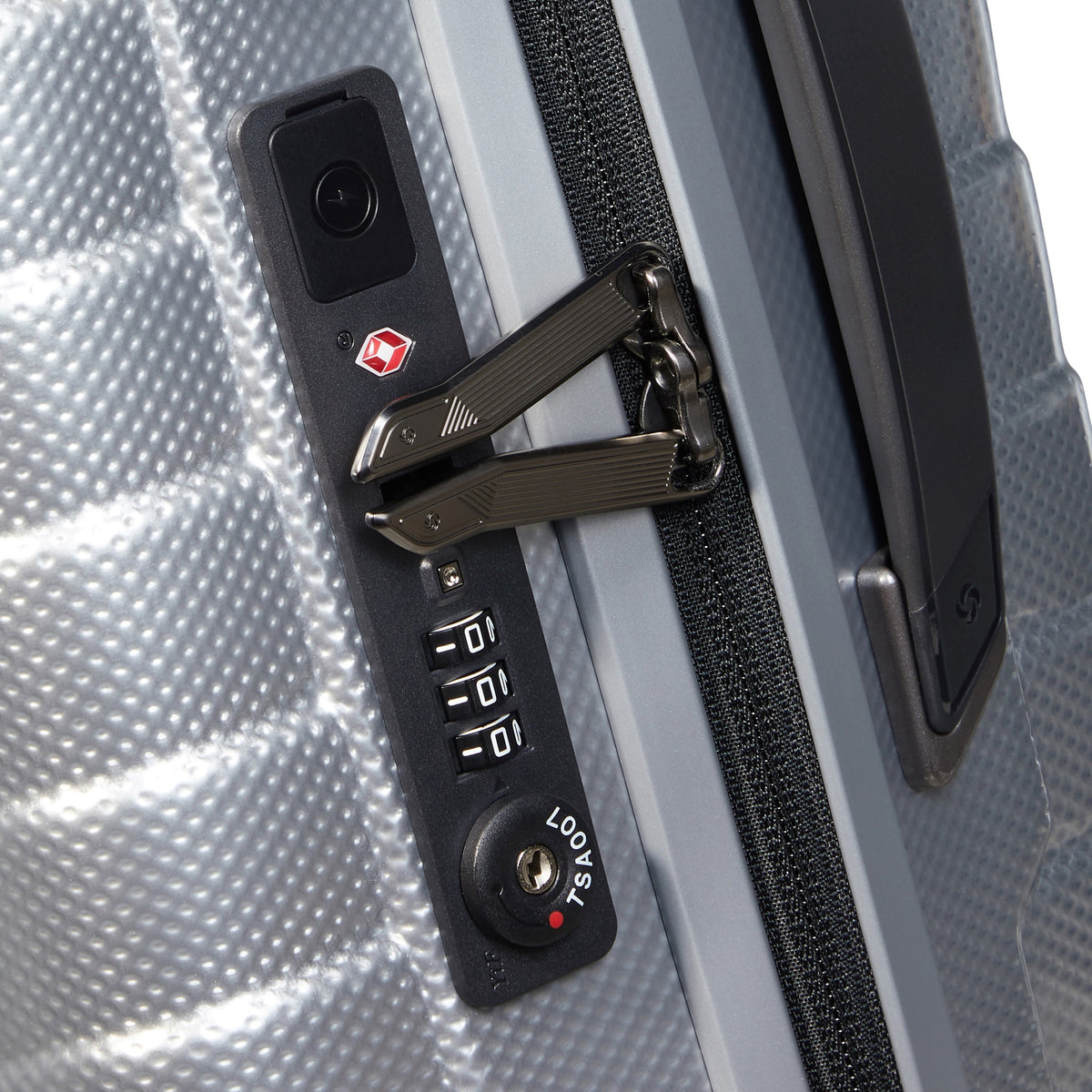 Samsonite Proxis Spinner Carry-On™ in the color Silver.