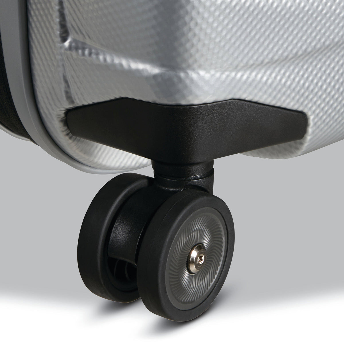 Samsonite Proxis Spinner Carry-On™ in the color Silver.