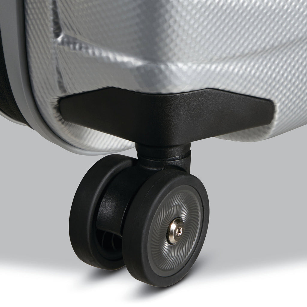 Samsonite Proxis Spinner Carry-On™ in the color Silver.