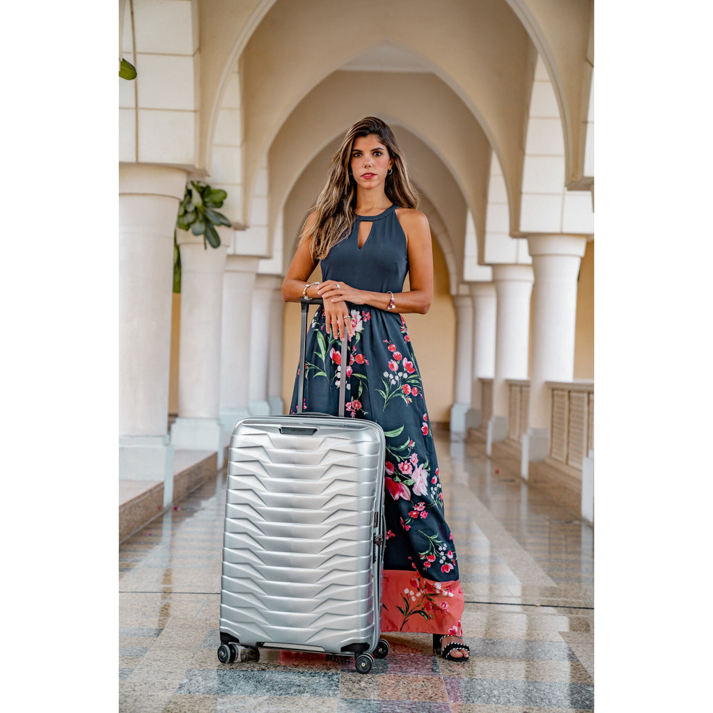 Samsonite Proxis Spinner Large (28) in the color Silver.