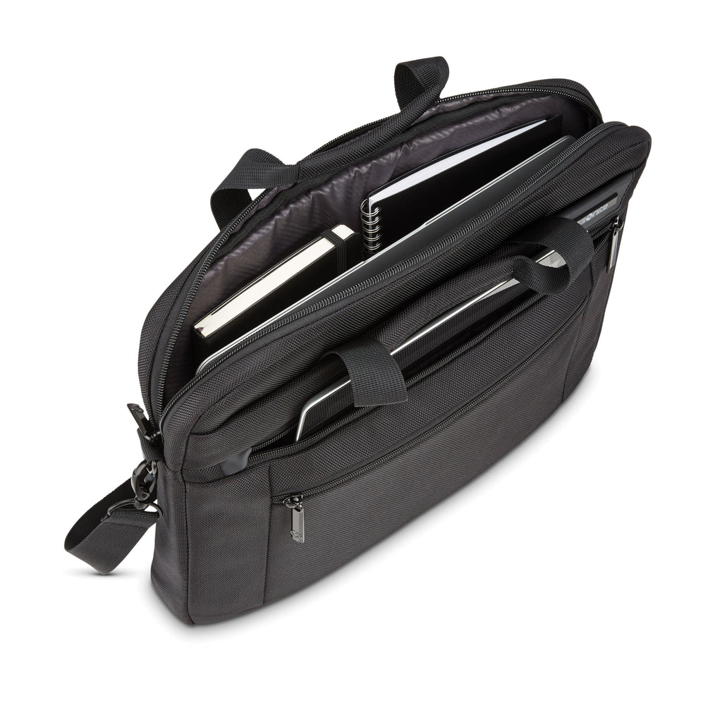 Samsonite Classic NXT Laptop Shuttle w/ RFID in the color .