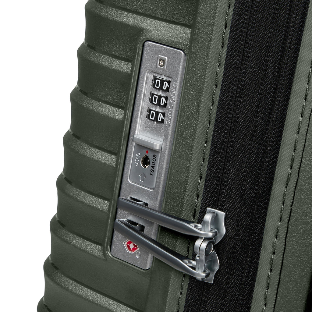 Samsonite Upscape Spinner Medium in the color Climbing Ivy.