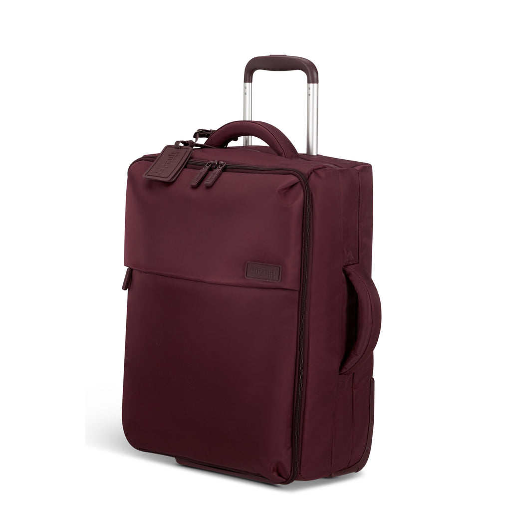 Lipault Foldable Plume Cabin in the color Bordeaux.