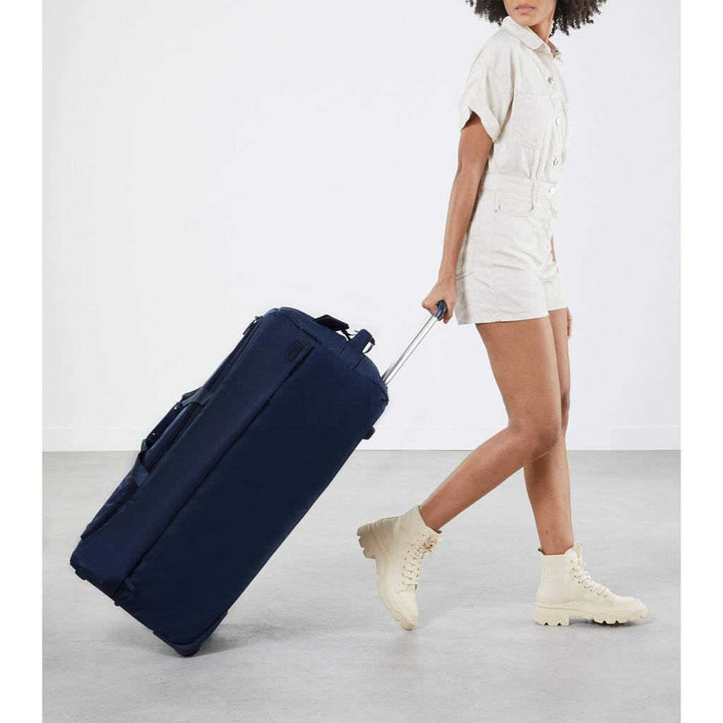 Lipault Foldable Plume Wheeled Duffle (78/29) in the color Navy.