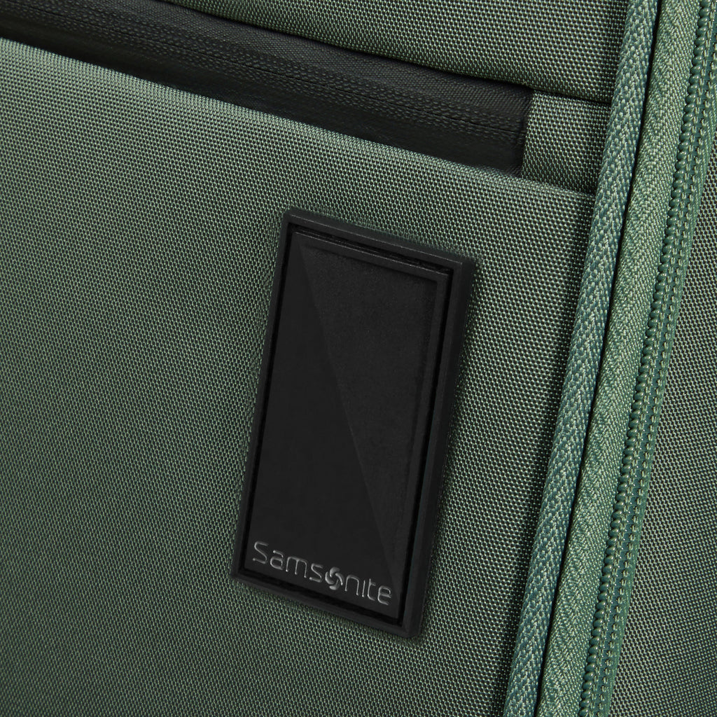 Samsonite Vaycay Spinner Medium in the color Pistachio Green.
