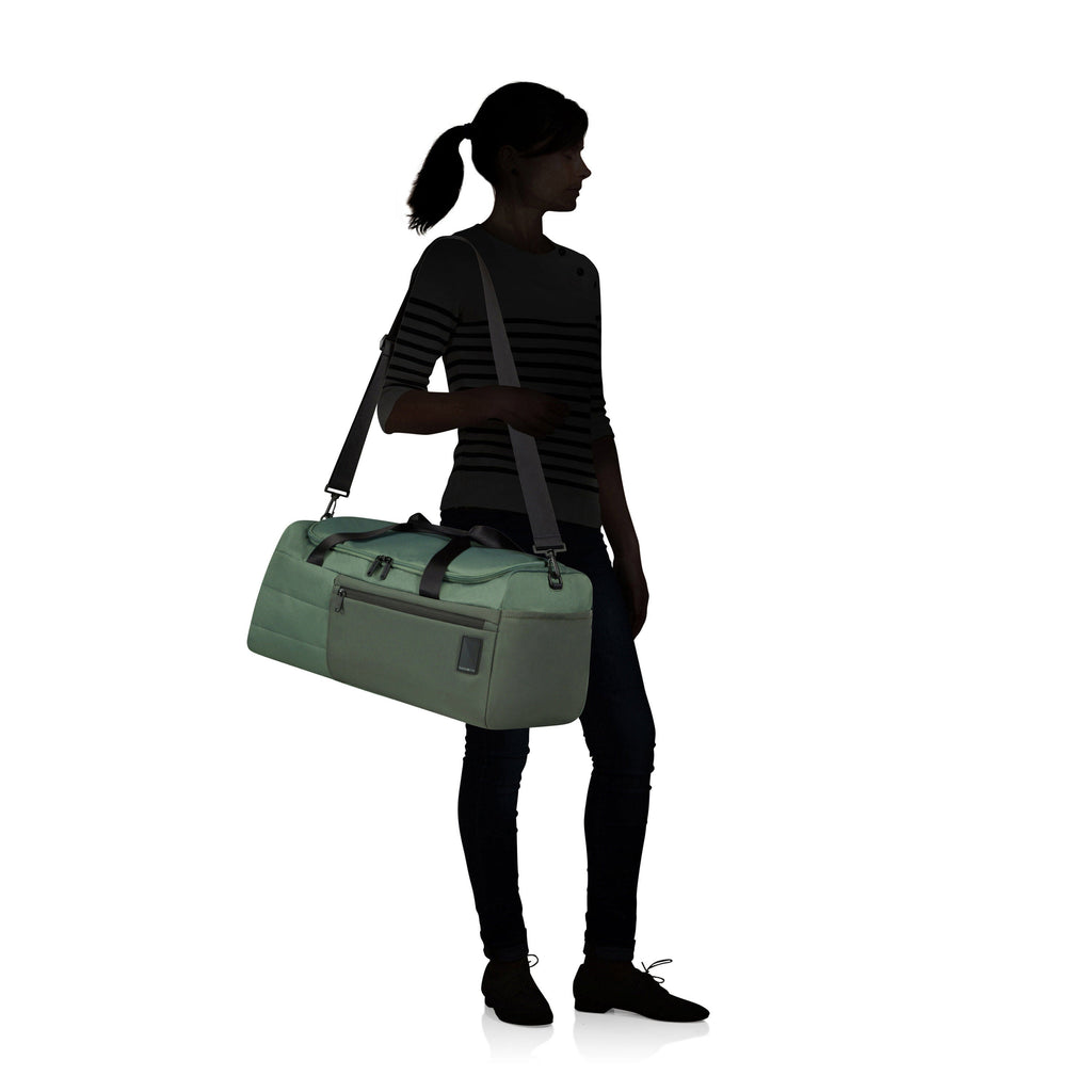 Samsonite Vaycay Duffle (20.5") in the color Pistachio Green.
