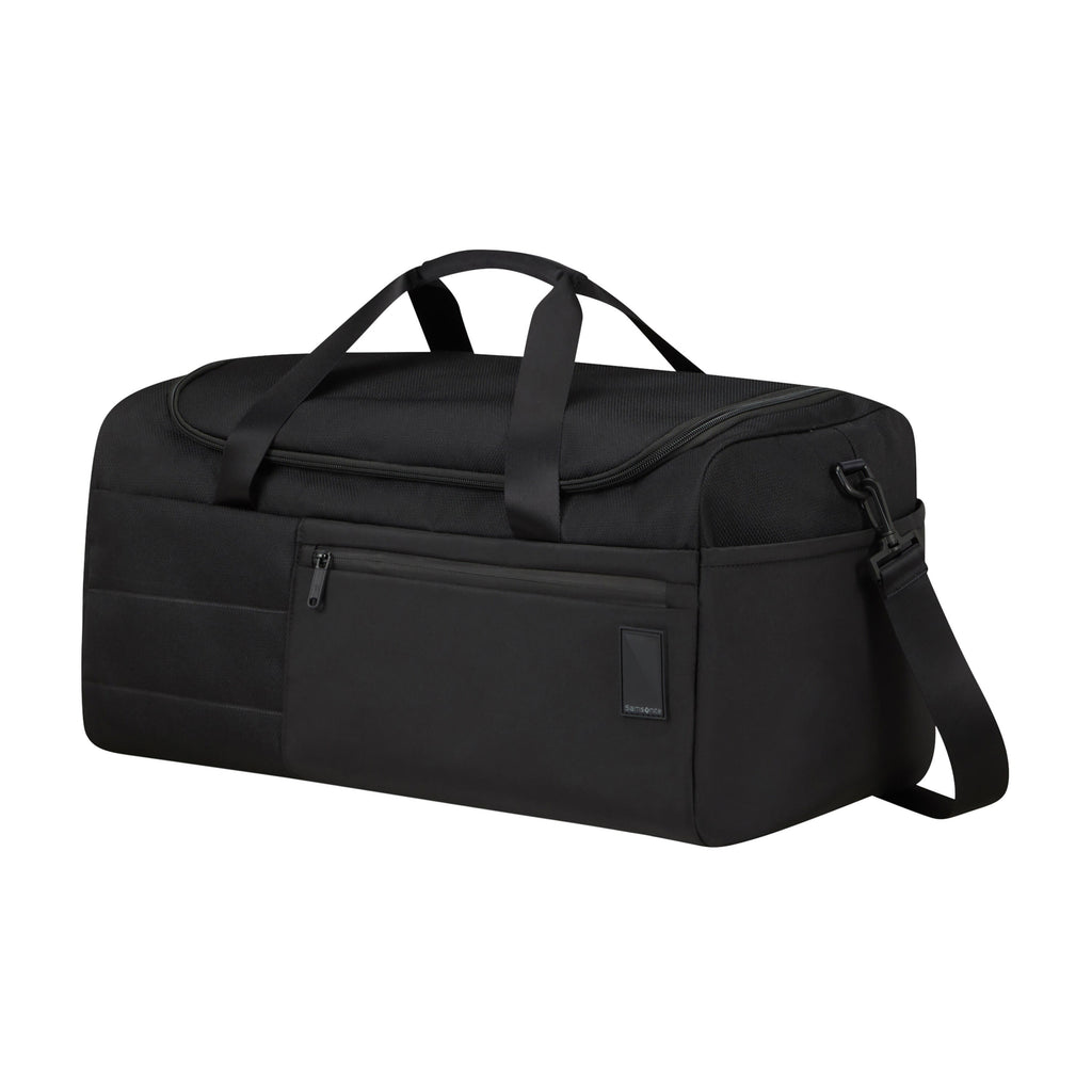 Samsonite Vaycay Duffle (20.5") in the color Black.