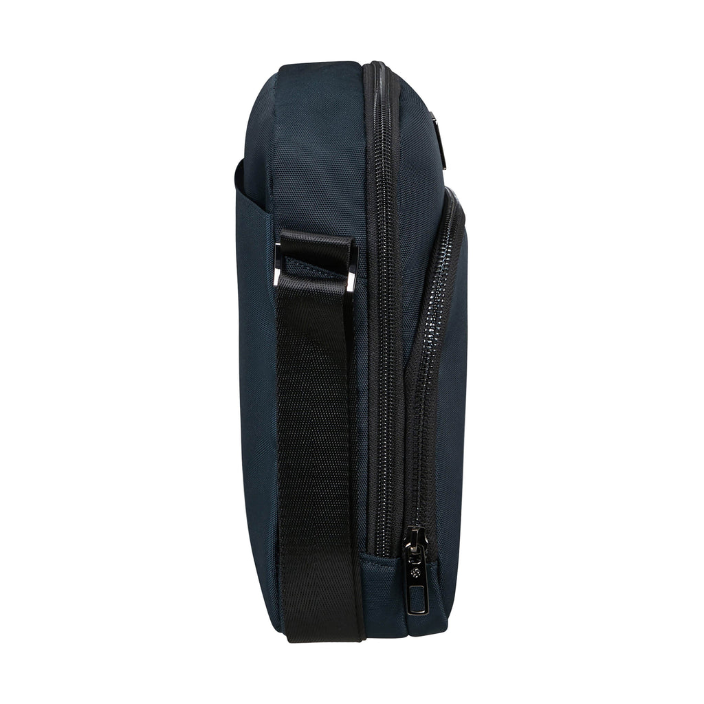 Samsonite SackSquare Crossbody Medium in the color Blue.