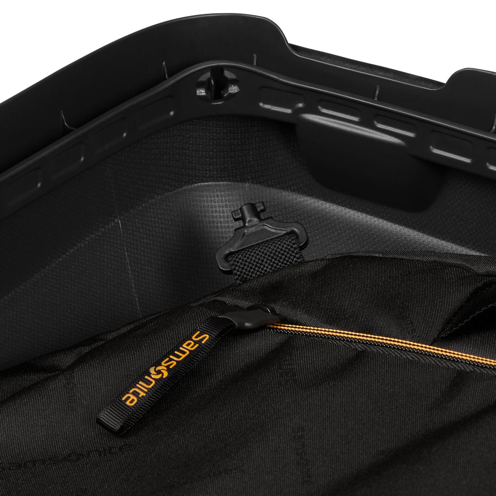 Samsonite Essens Spinner Carry-On™ in the color Graphite.