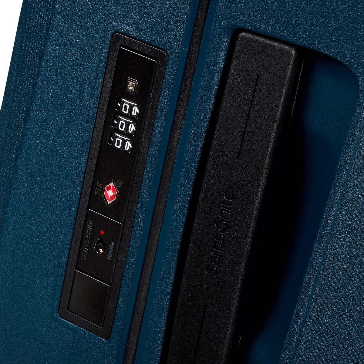 Samsonite Essens Spinner Carry-On™ in the color Midnight Blue.