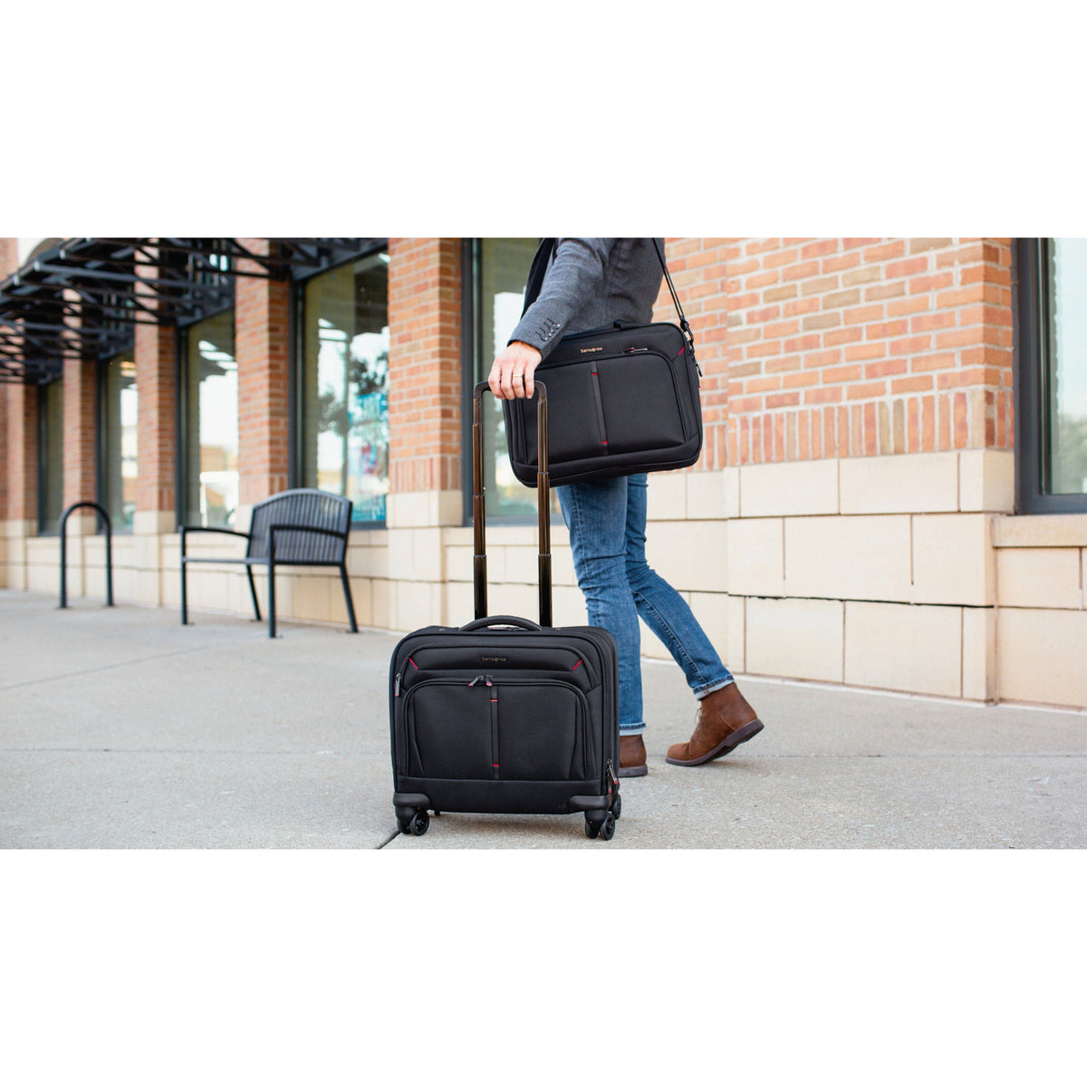 Samsonite Xenon 4.0 Spinner Mobile Office in the color Black.
