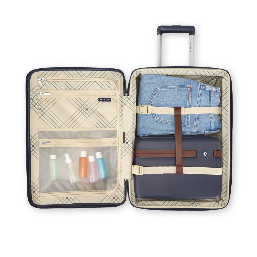 Samsonite Virtuosa Train Case in the color Navy.
