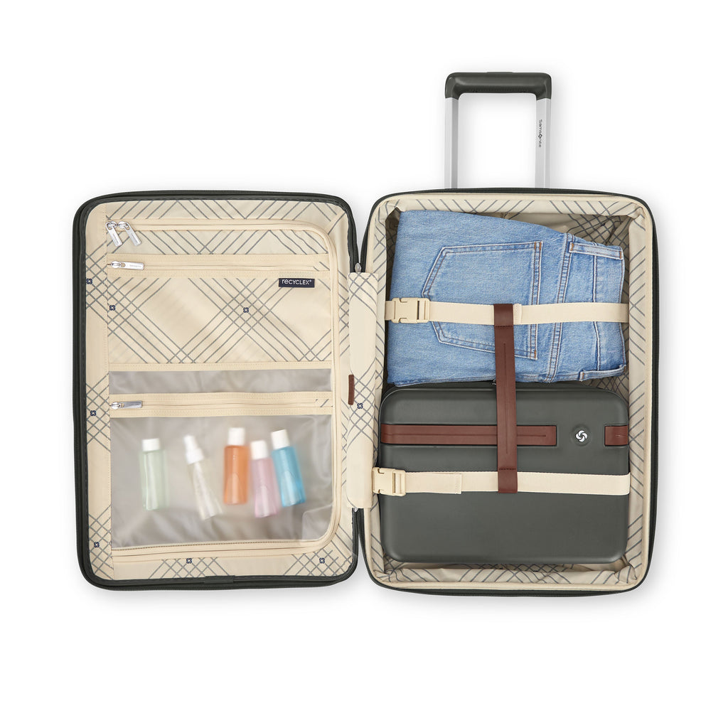 Samsonite Virtuosa Train Case in the color Pine Green.