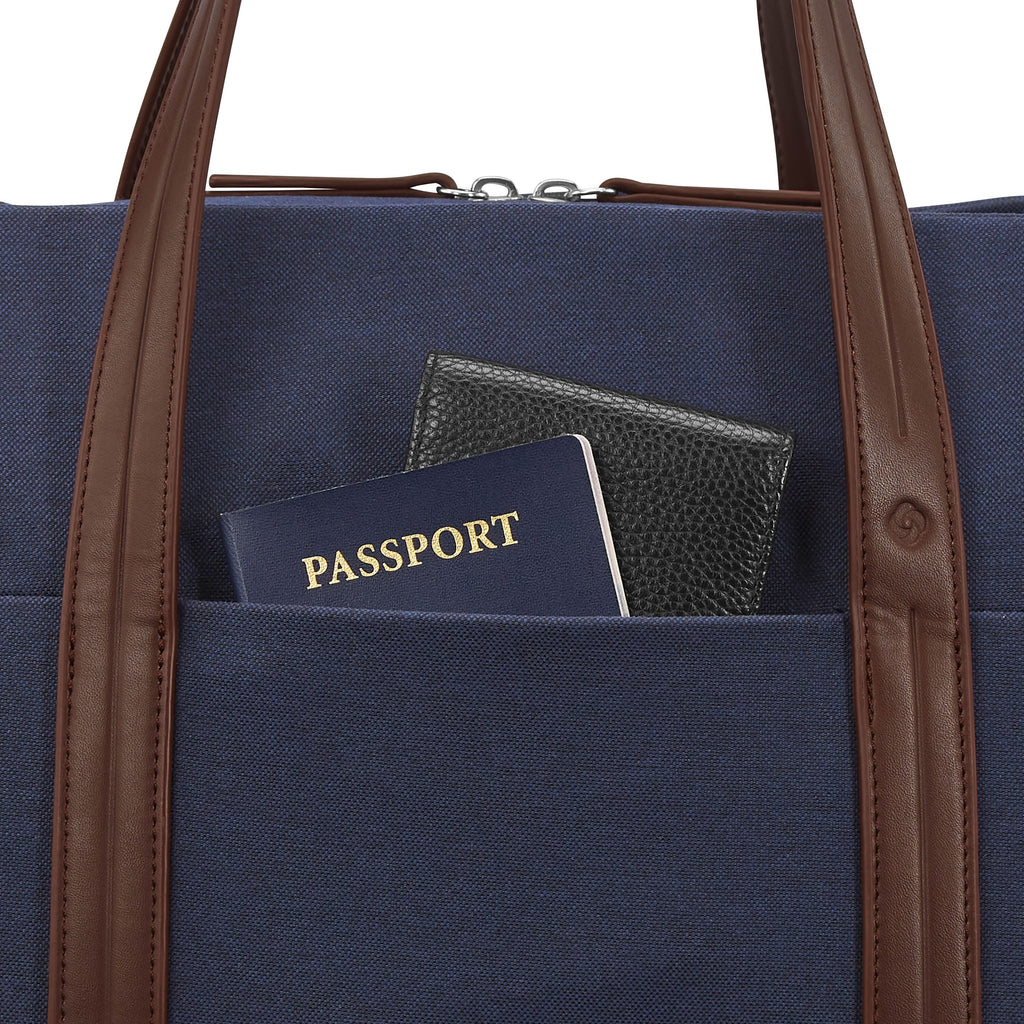 Samsonite Virtuosa Weekender in the color Navy.