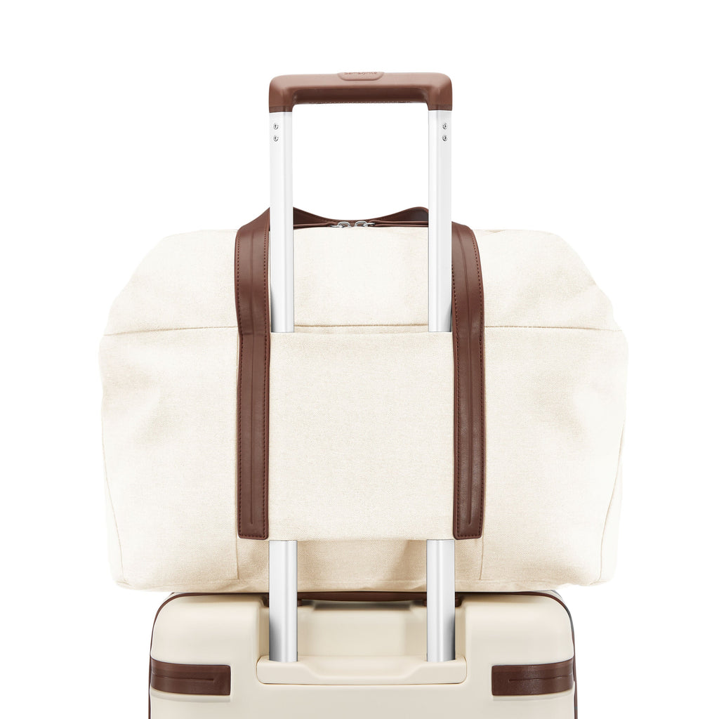 Samsonite Virtuosa Weekender in the color Off White.