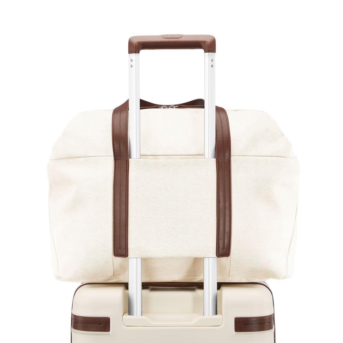 Samsonite Virtuosa Weekender in the color Off White.