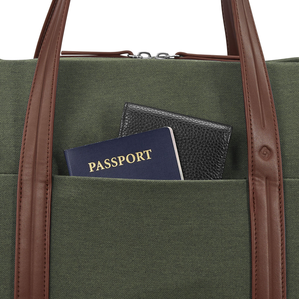 Samsonite Virtuosa Weekender in the color Pine Green.
