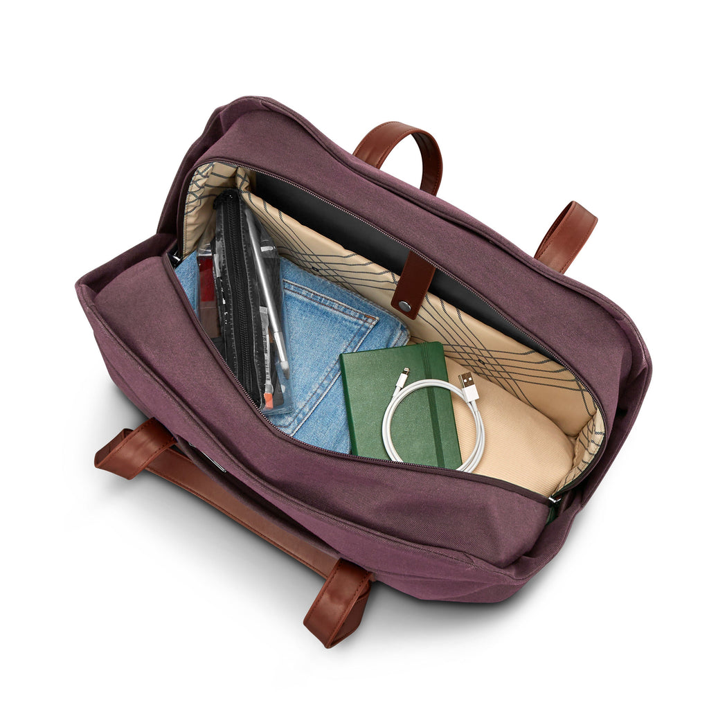 Samsonite Virtuosa Weekender in the color Merlot.