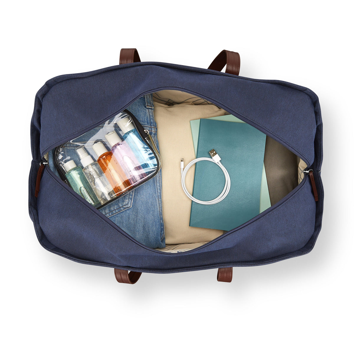 Samsonite Virtuosa Wheeled Duffle in the color Navy.