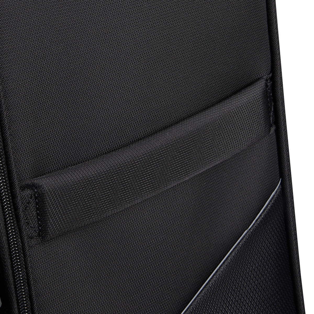 American Tourister SummerRide Spinner Medium in the color Black.