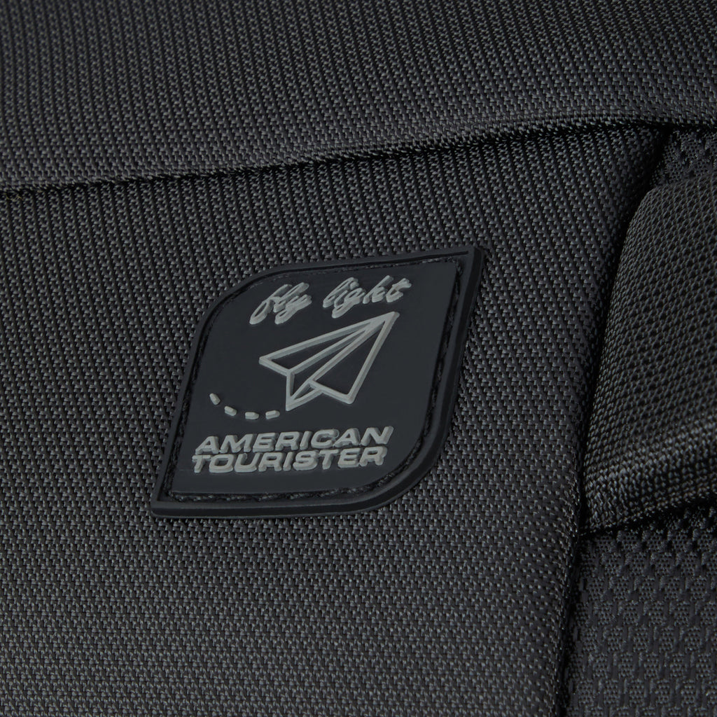 American Tourister SummerRide Spinner Large in the color Black.