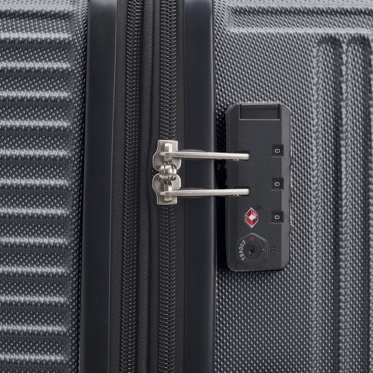 Samsonite Trek Spinner Large in the color Charcoal.