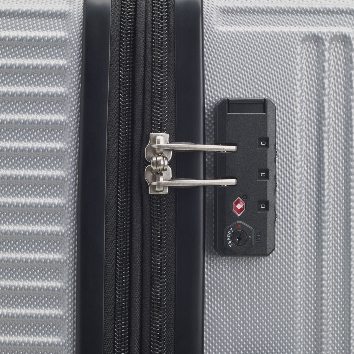 Samsonite Trek Spinner Large in the color Silver.
