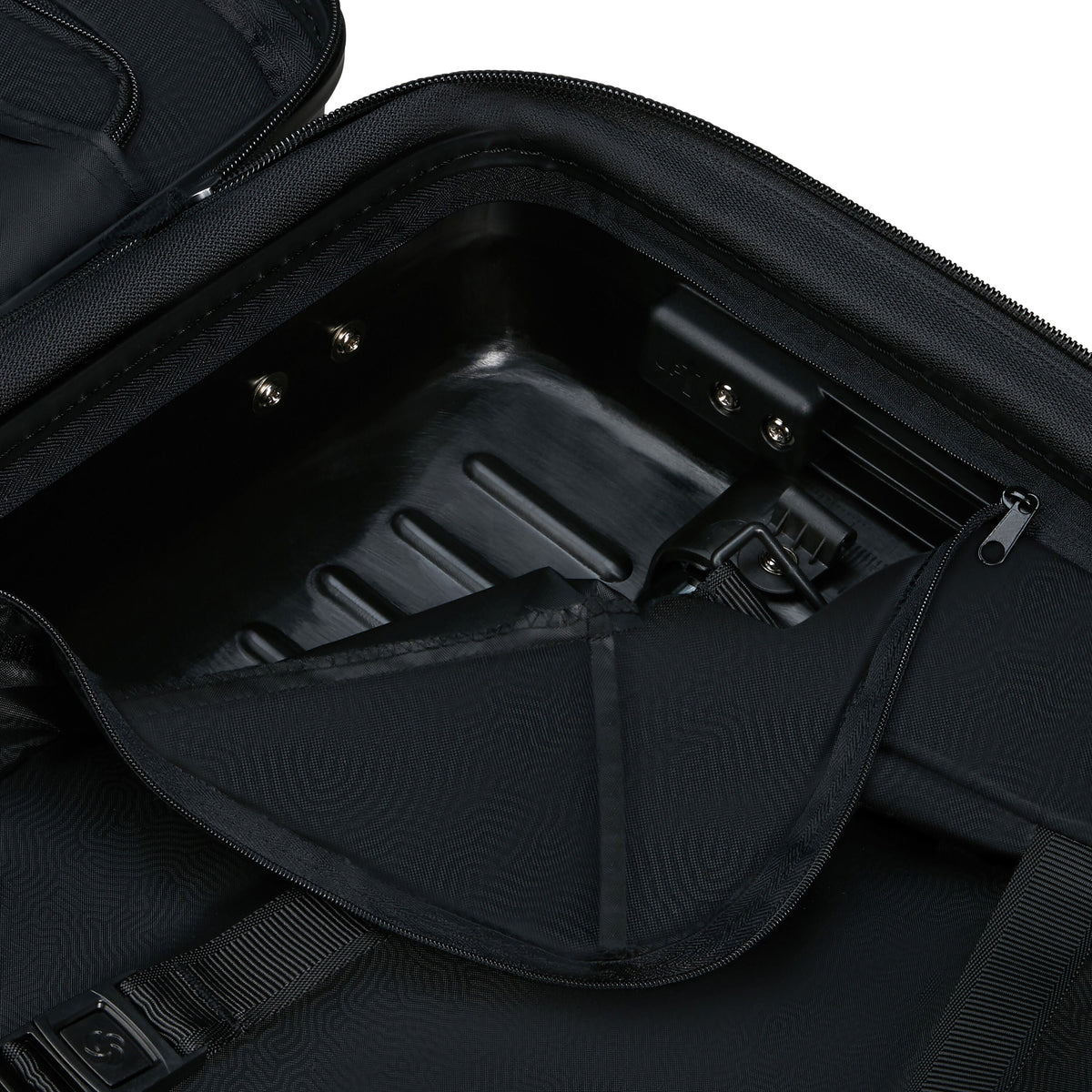 Samsonite RestackD Spinner Large in the color Black.