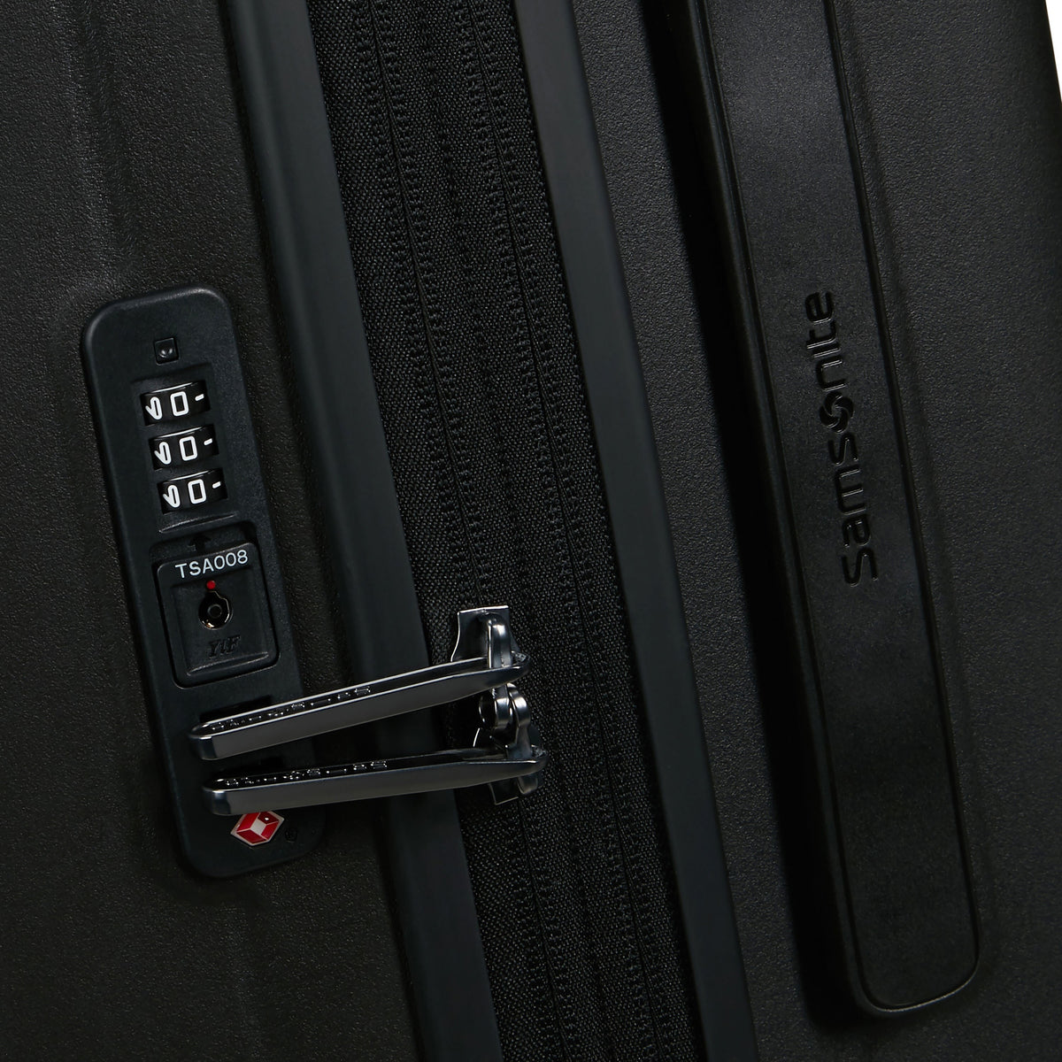 Samsonite RestackD Spinner Large in the color Black.